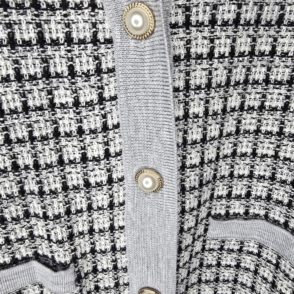 Talbots Black and Gray 100% Pure Merino Wool Women's Cardigan Large - Picture 2 of 5